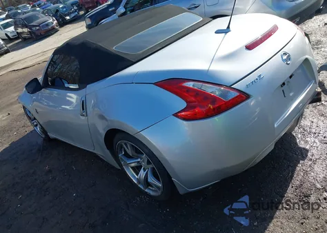 2012 Nissan 370Z Touring z USA, uszkodzony, nr VIN JN1AZ4FH4CM371189